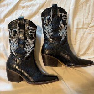 Black Western Embroidered Women's Boots